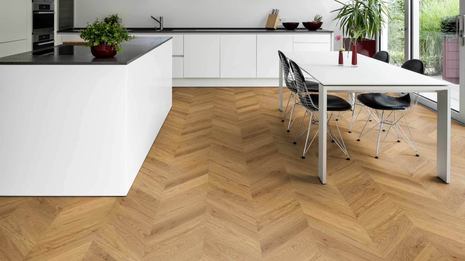 Ter Hürne prantsuse kalasabaparkett Chevron harjatud lakitud