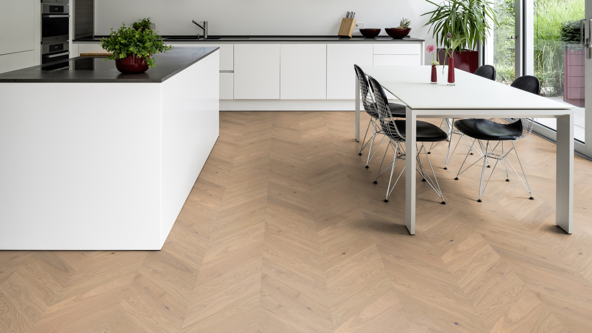 Ter Hürne prantsuse kalasabaparkett Chevron lakitud harjatud