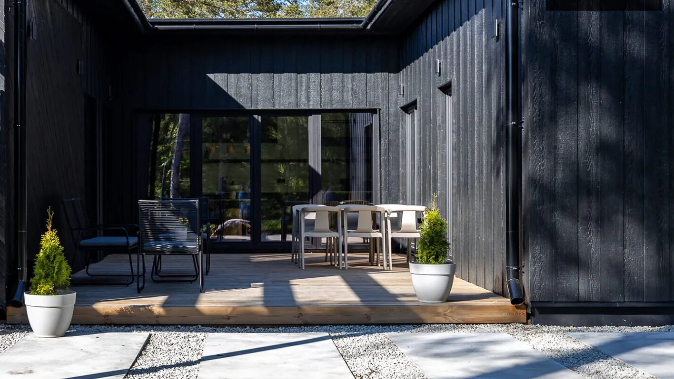 Fassaadilauad komposiitpuidust eelkrunditud